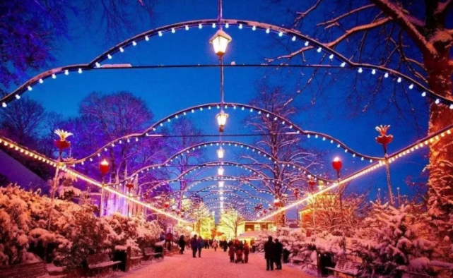 市場(chǎng)競(jìng)爭(zhēng)日趨白熱化，為何難阻主題公園擴(kuò)張步伐？